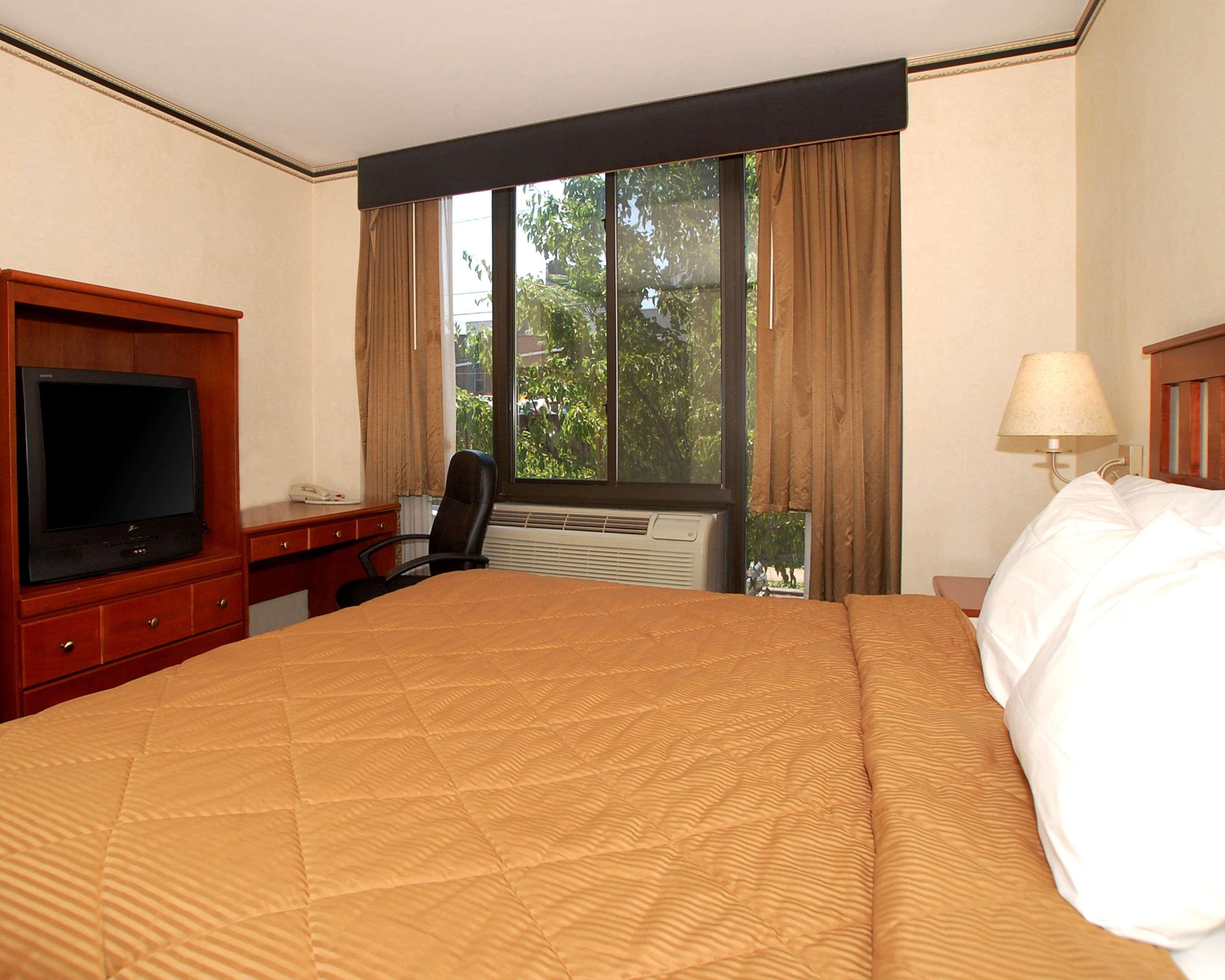 Red Lion Inn & Suites Long Island City Ню Йорк Екстериор снимка