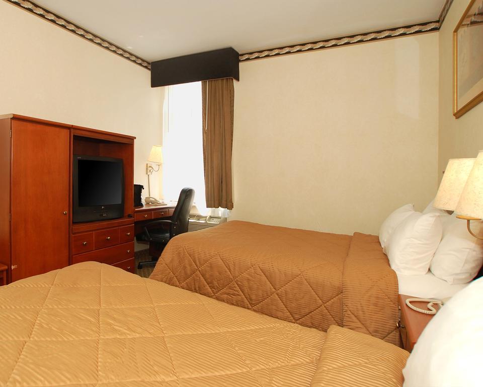 Red Lion Inn & Suites Long Island City Ню Йорк Стая снимка